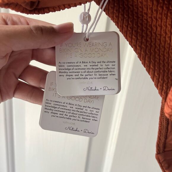 NWT MONDAY SWIM brown clay crinkle bikini Portugal Top - Picture 5 of 5